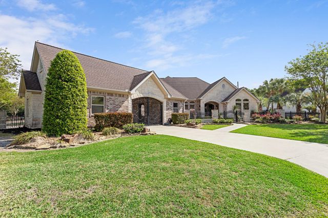 150 Greenwing Ln, Orange, TX 77630