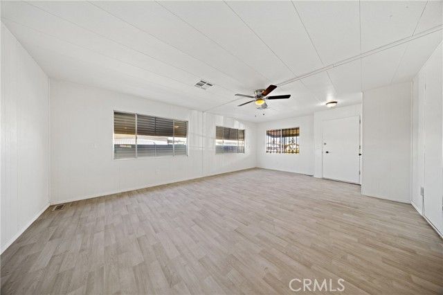 1895 W Devonshire Avenue 76, Hemet, CA 92545