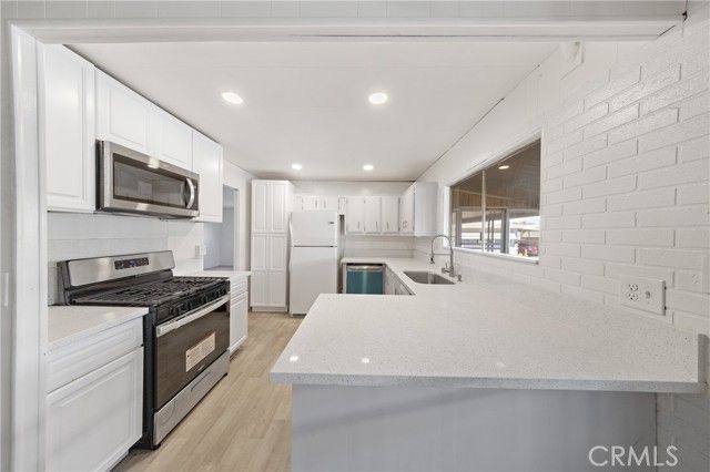 1895 W Devonshire Avenue 76, Hemet, CA 92545