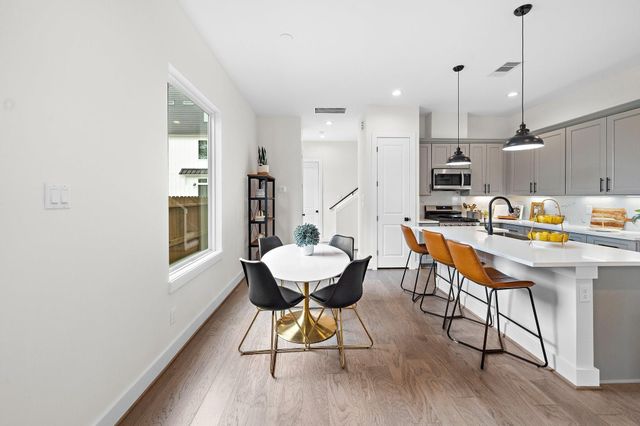 2626 W Tidwell Road B, Houston, TX 77091
