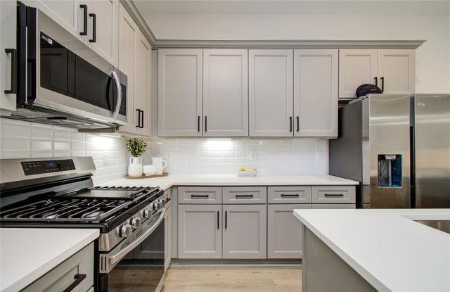 2626 W Tidwell Road B, Houston, TX 77091