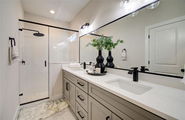 2626 W Tidwell Road B, Houston, TX 77091