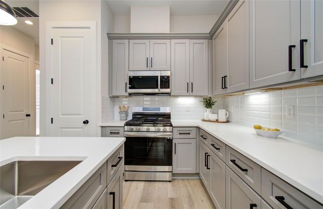 2626 W Tidwell Road B, Houston, TX 77091