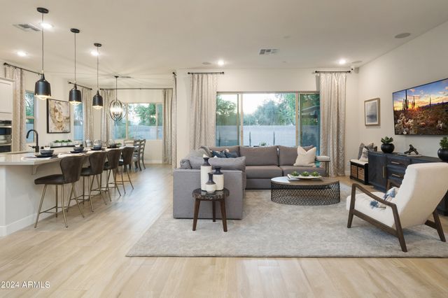 15667 W MERCER Lane, Surprise, AZ 85379