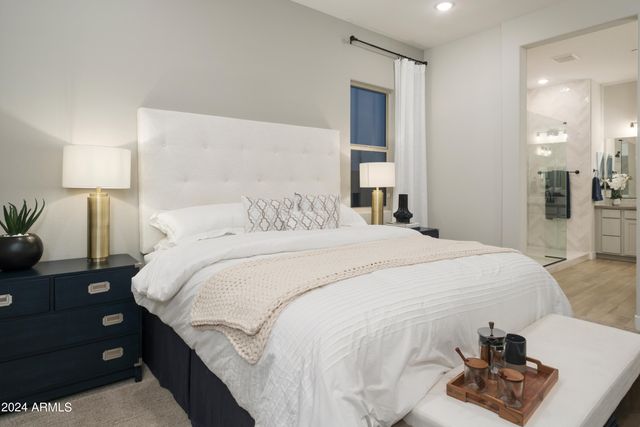 15667 W MERCER Lane, Surprise, AZ 85379