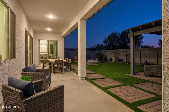 15667 W MERCER Lane, Surprise, AZ 85379