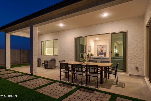 15667 W MERCER Lane, Surprise, AZ 85379