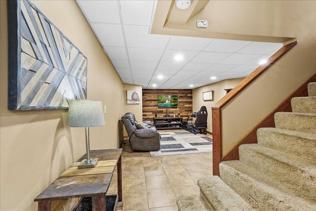 2242 Grand Avenue, Schererville, IN 46375