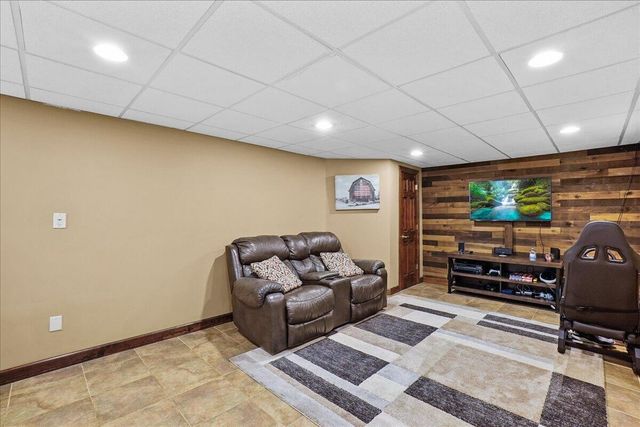 2242 Grand Avenue, Schererville, IN 46375