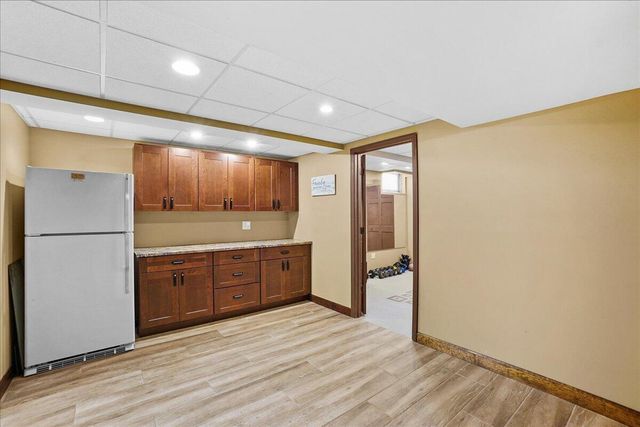 2242 Grand Avenue, Schererville, IN 46375