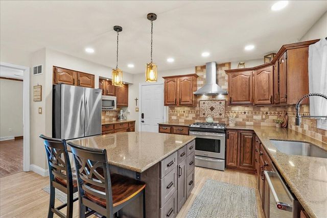 2242 Grand Avenue, Schererville, IN 46375