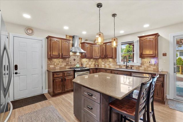 2242 Grand Avenue, Schererville, IN 46375
