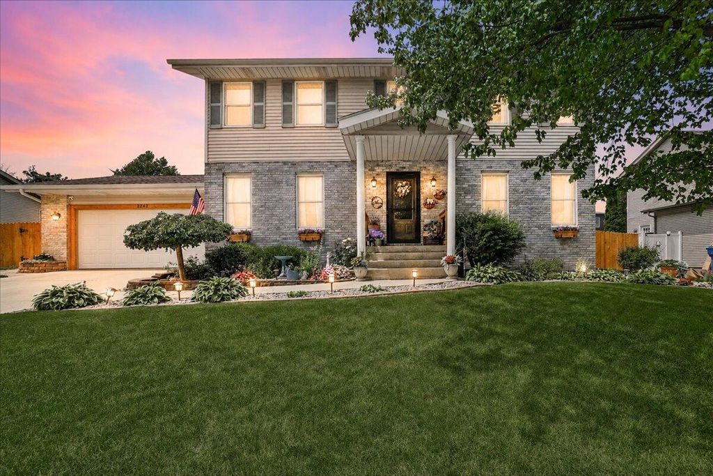 2242 Grand Avenue, Schererville, IN 46375
