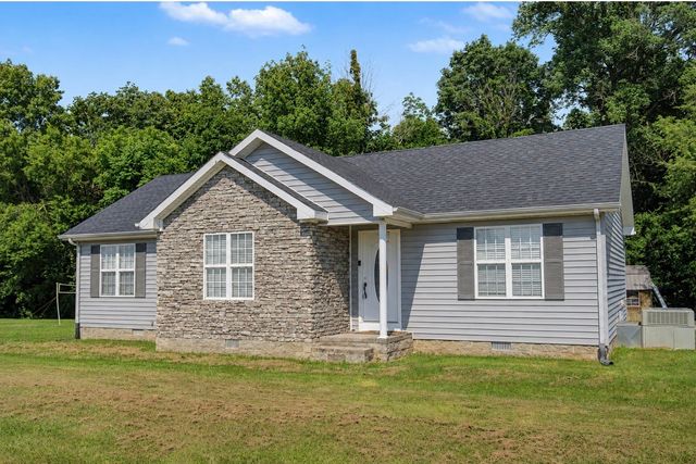 104 Leigh Anna Cir, Lafayette, TN 37083