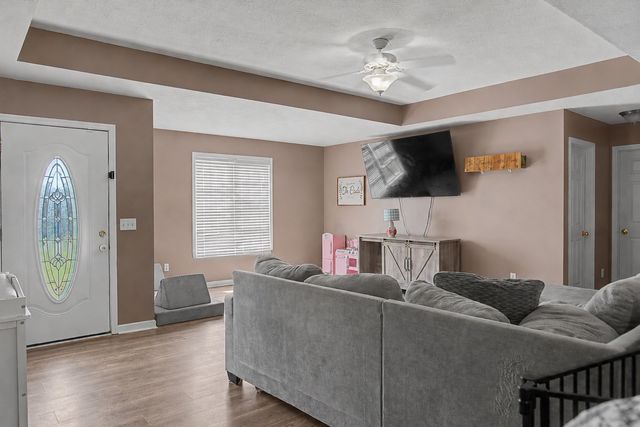 104 Leigh Anna Cir, Lafayette, TN 37083