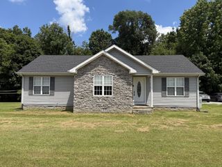 104 Leigh Anna Cir, Lafayette, TN 37083
