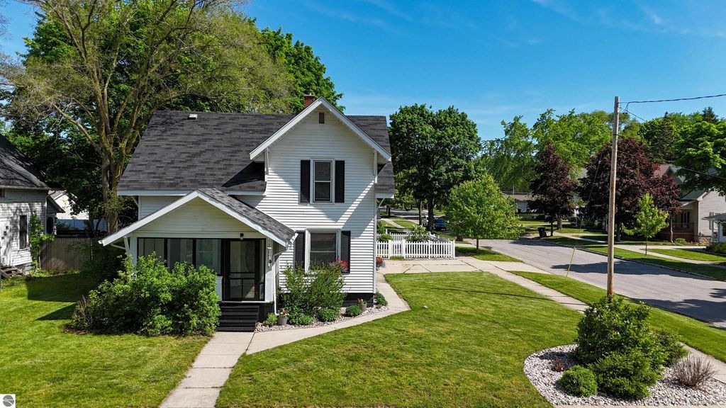 Image 1 of property listing at 523 Liberty, Alma, MI 48801