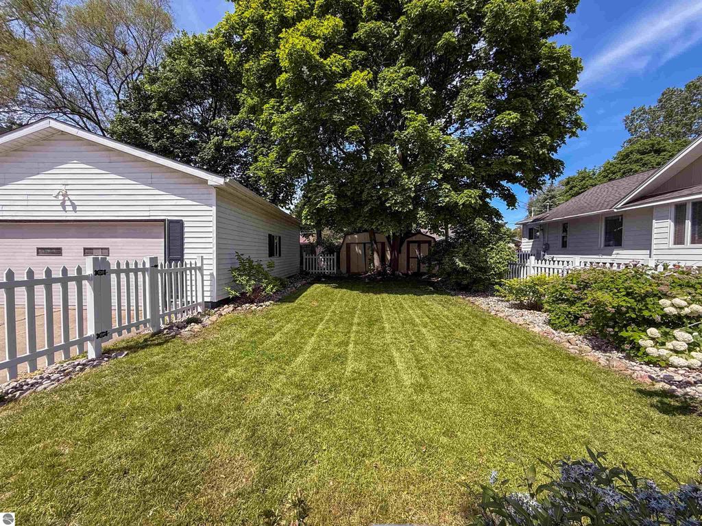 Image 16 of property listing at 523 Liberty, Alma, MI 48801