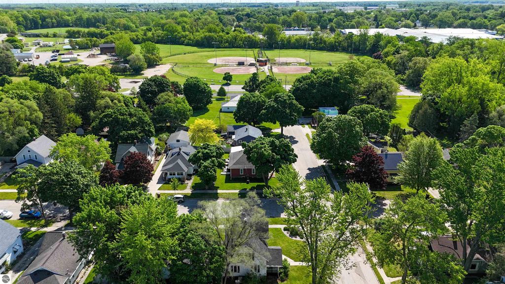 Image 18 of property listing at 523 Liberty, Alma, MI 48801