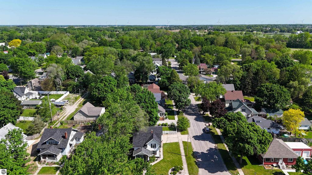Image 19 of property listing at 523 Liberty, Alma, MI 48801