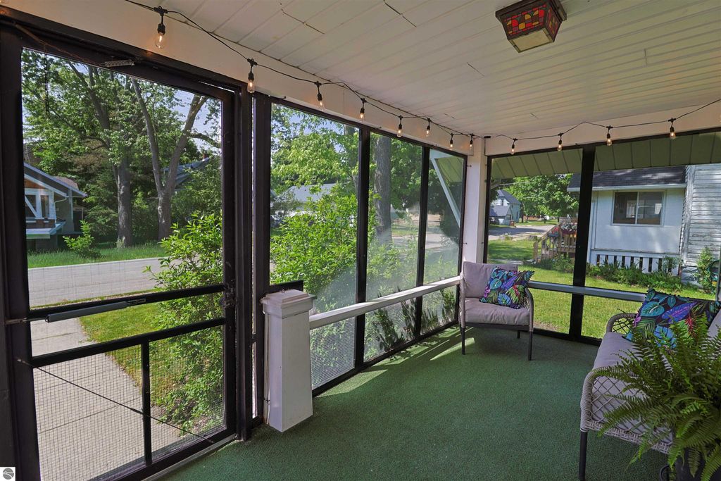 Image 3 of property listing at 523 Liberty, Alma, MI 48801