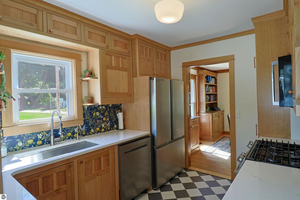 Image 9 of property listing at 523 Liberty, Alma, MI 48801