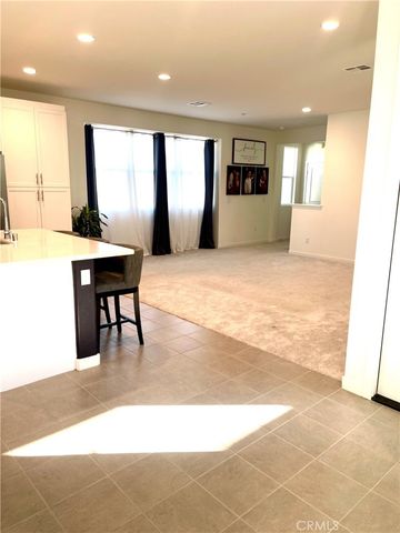 16040 Jamie Lane 8, Fontana, CA 92336