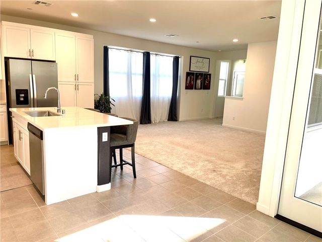 16040 Jamie Lane 8, Fontana, CA 92336