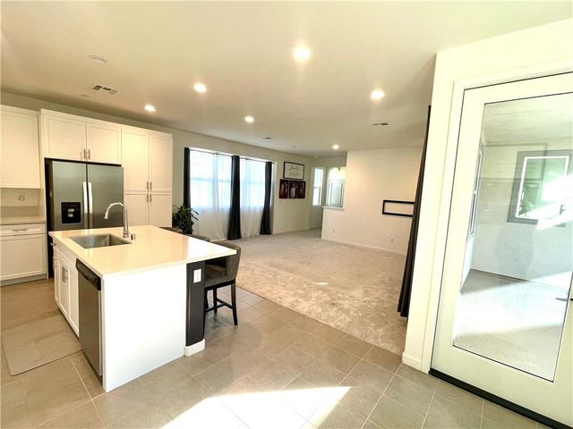 16040 Jamie Lane 8, Fontana, CA 92336