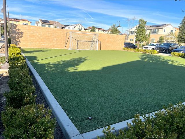 16040 Jamie Lane 8, Fontana, CA 92336