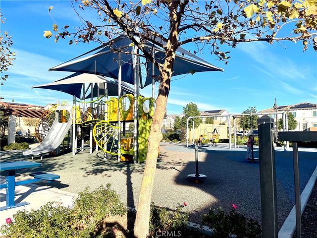 16040 Jamie Lane 8, Fontana, CA 92336