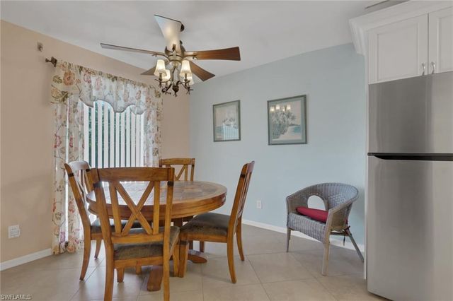 4410 Chantelle DR H-205, Naples, FL 34112