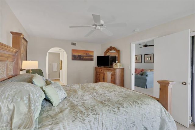 4410 Chantelle DR H-205, Naples, FL 34112