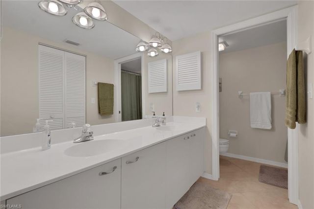 4410 Chantelle DR H-205, Naples, FL 34112