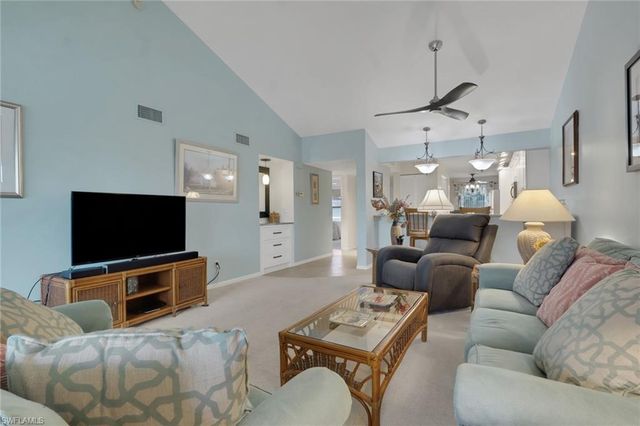 4410 Chantelle DR H-205, Naples, FL 34112