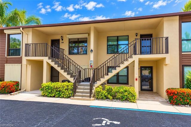 4410 Chantelle DR H-205, Naples, FL 34112