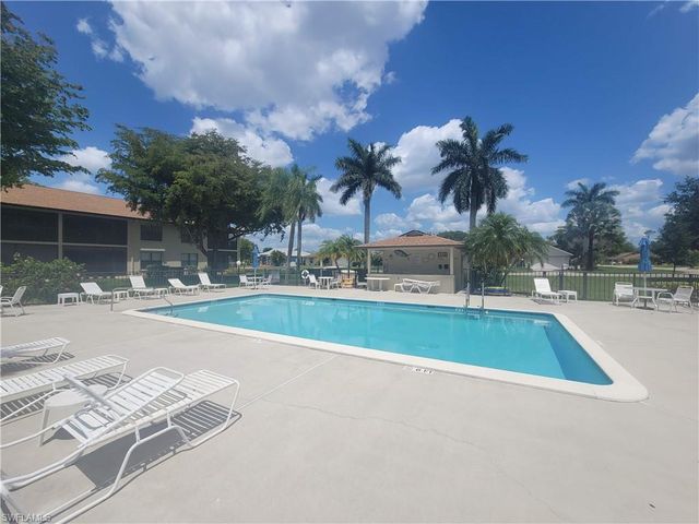 4410 Chantelle DR H-205, Naples, FL 34112