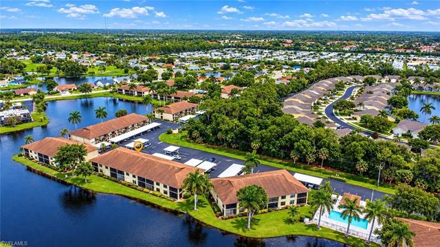 4410 Chantelle DR H-205, Naples, FL 34112