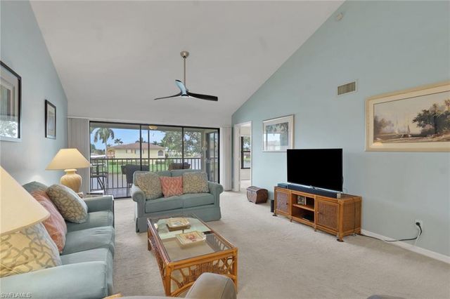 4410 Chantelle DR H-205, Naples, FL 34112