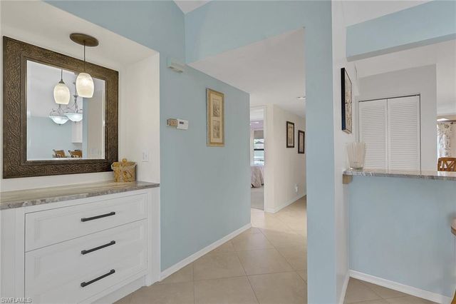 4410 Chantelle DR H-205, Naples, FL 34112