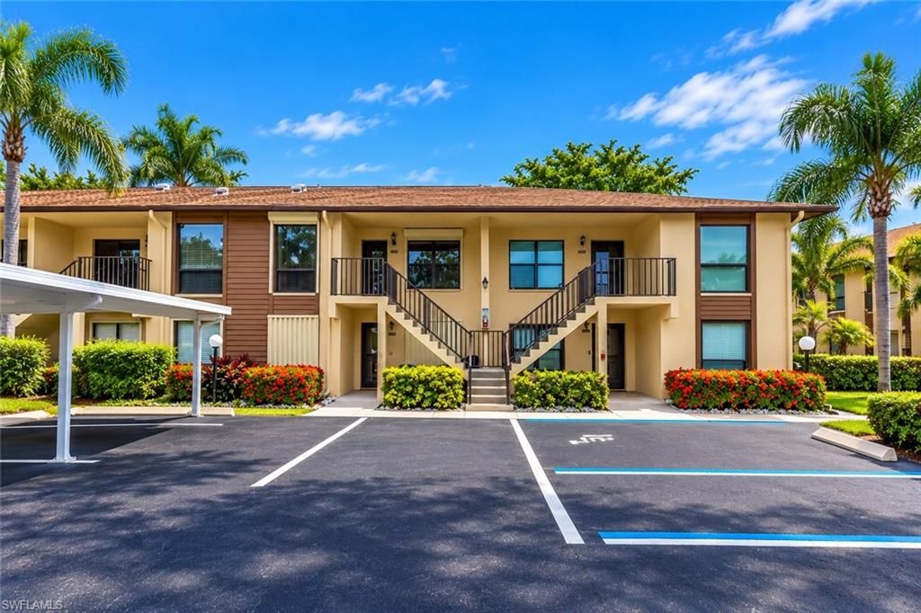 4410 Chantelle DR H-205, Naples, FL 34112