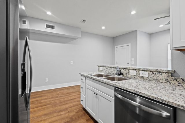 724 W Gandy Street, Denison, TX 75020