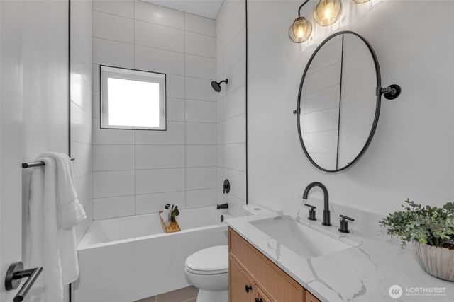 429 19th Avenue E, Seattle, WA 98112