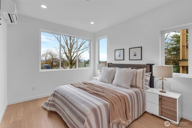 429 19th Avenue E, Seattle, WA 98112