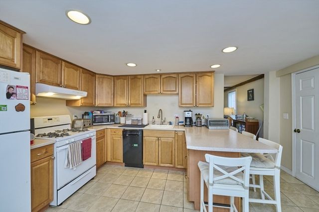 15-17 Peaceable Street, Boston, MA 02135