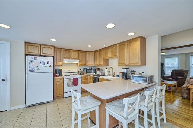 15-17 Peaceable Street, Boston, MA 02135