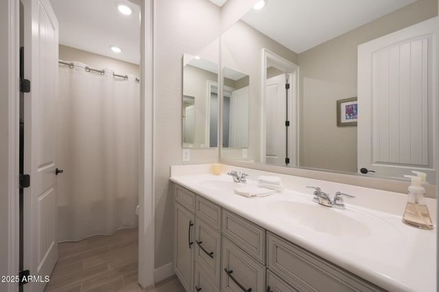 18545 W ALICE Avenue, Waddell, AZ 85355