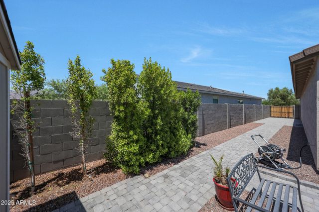 18545 W ALICE Avenue, Waddell, AZ 85355