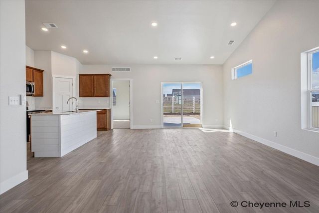 5725 LIZ RANCH RD, Cheyenne, WY 82007