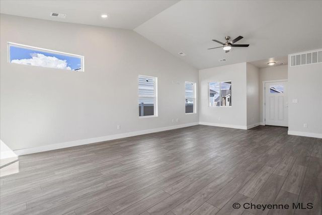 5725 LIZ RANCH RD, Cheyenne, WY 82007
